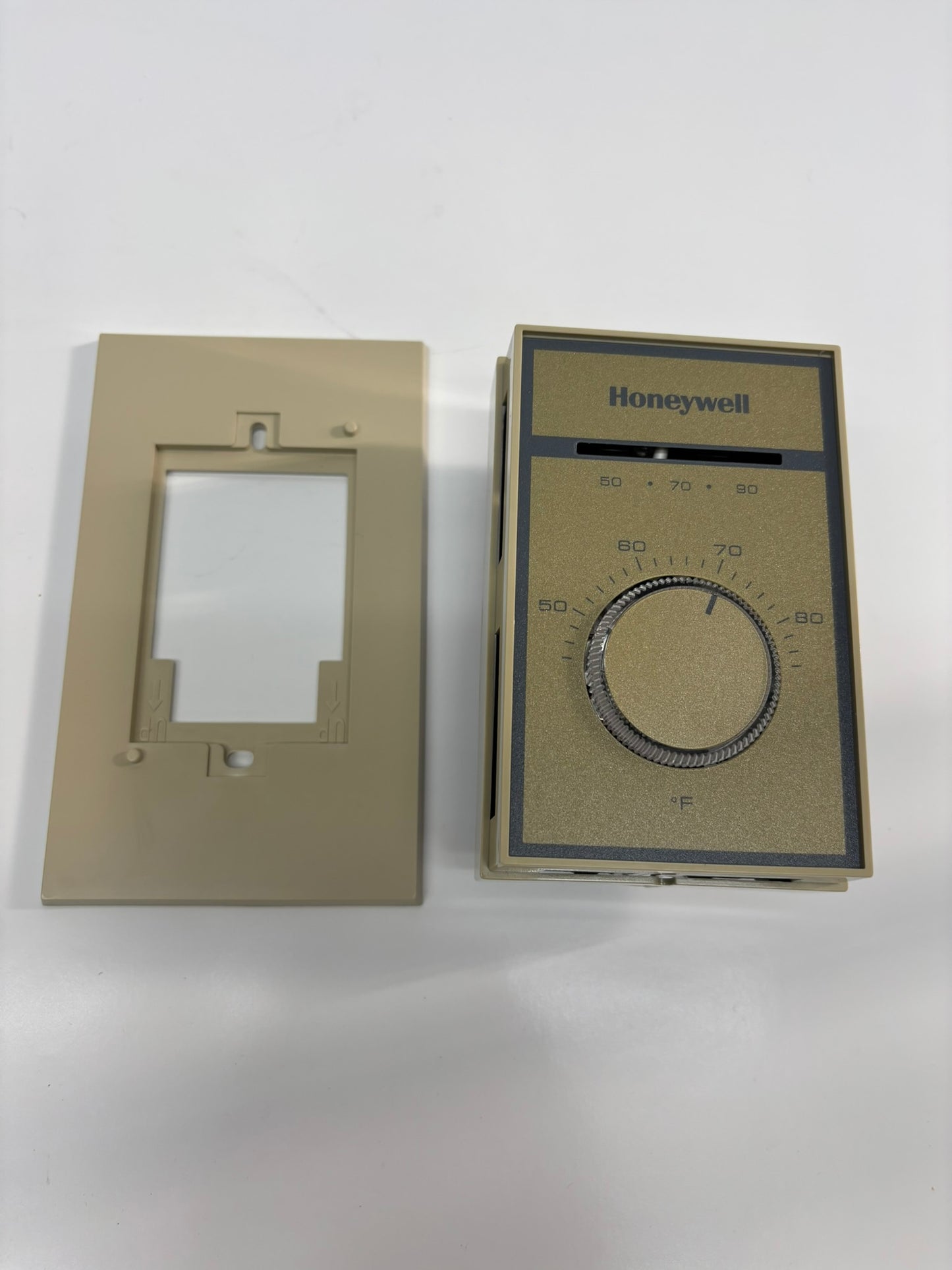 Honeywell (T651A3018) Heat/Cool Thermostat