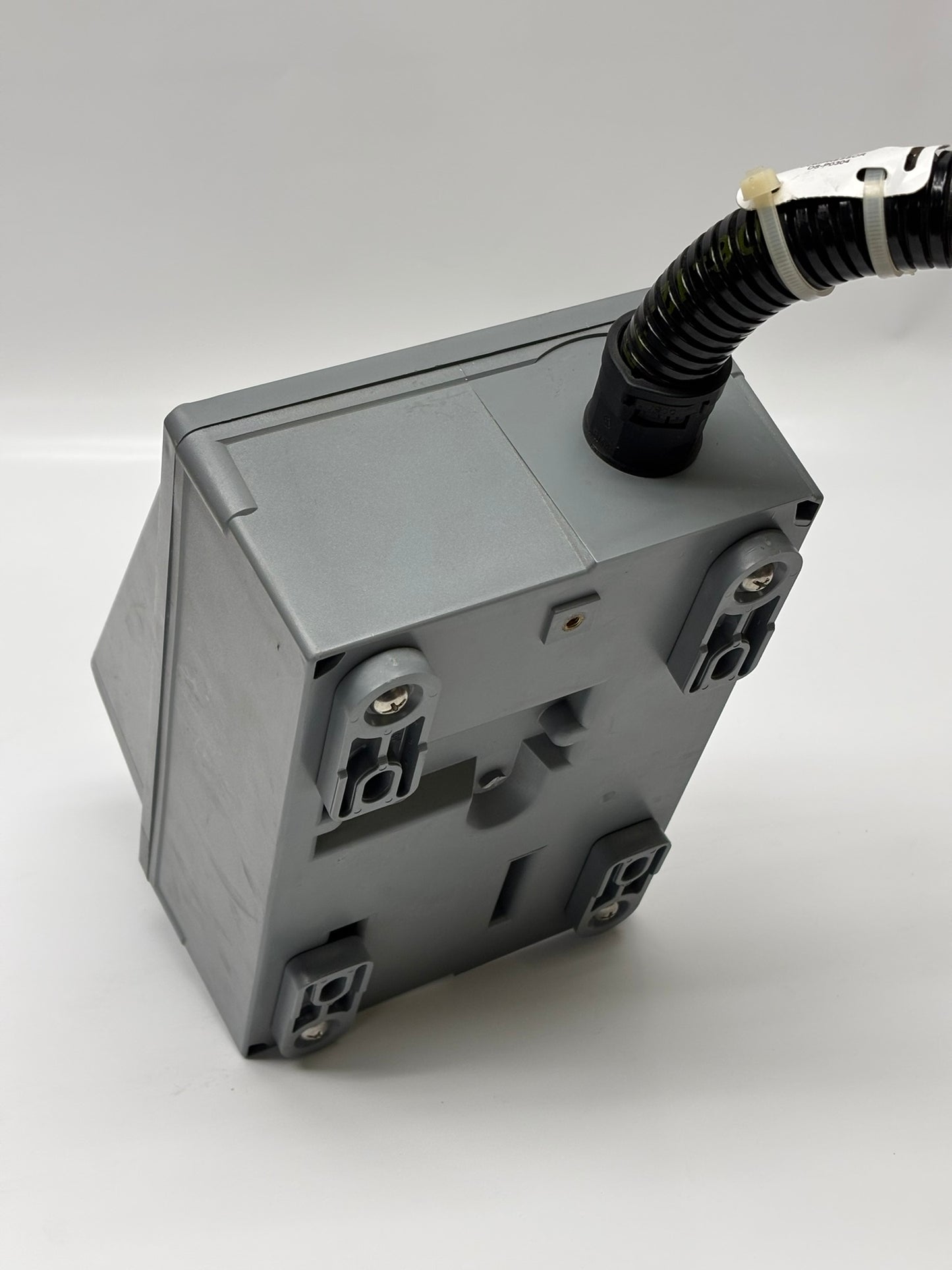 Hubbell (HBL430MI7W) Circuit Lock, 30A, 480V, 3-Pole, 4-Wire