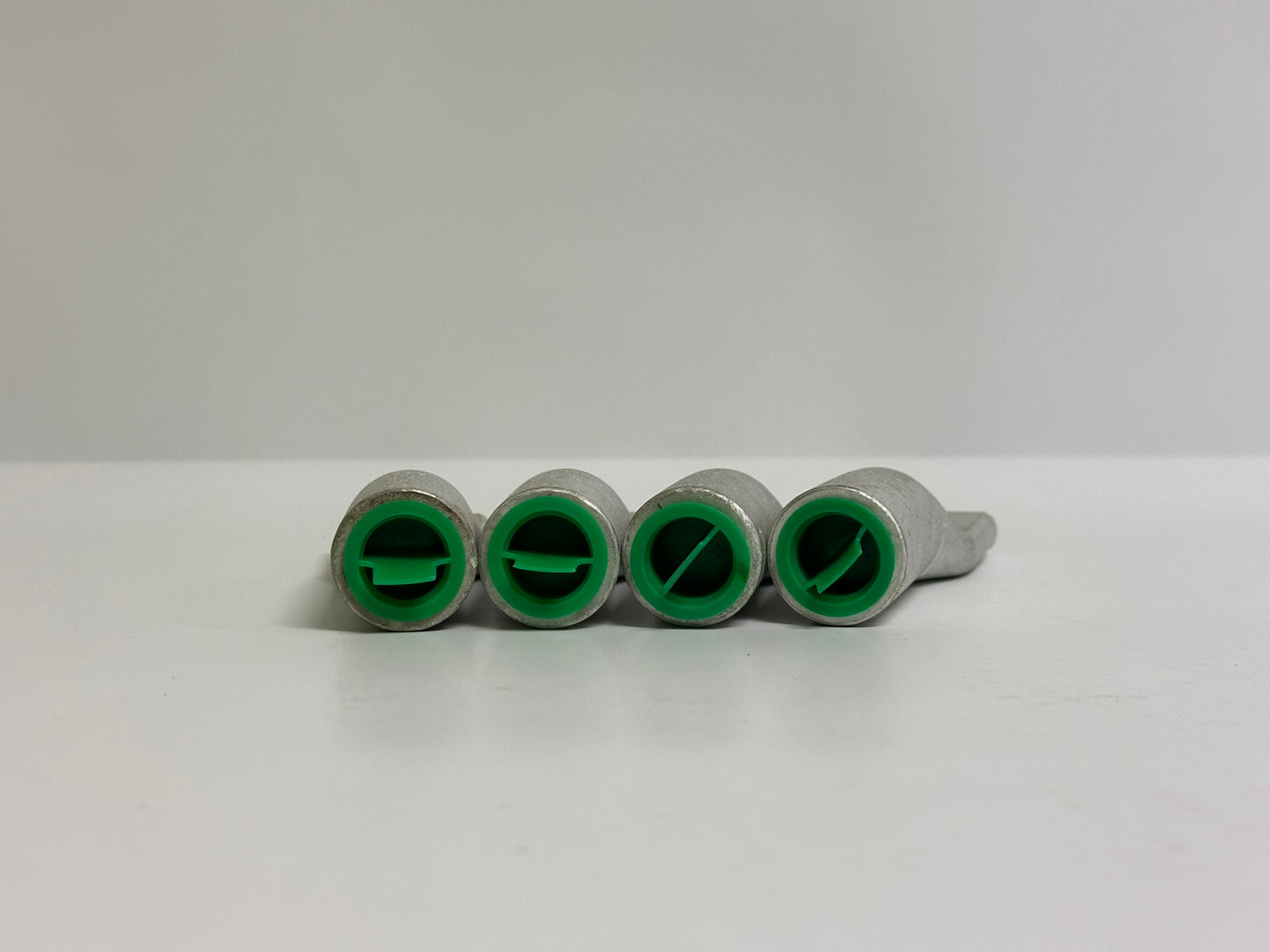 4 PK Burndy (YA32A5) Electro-tin Plated 400Mcm Terminal Lugs