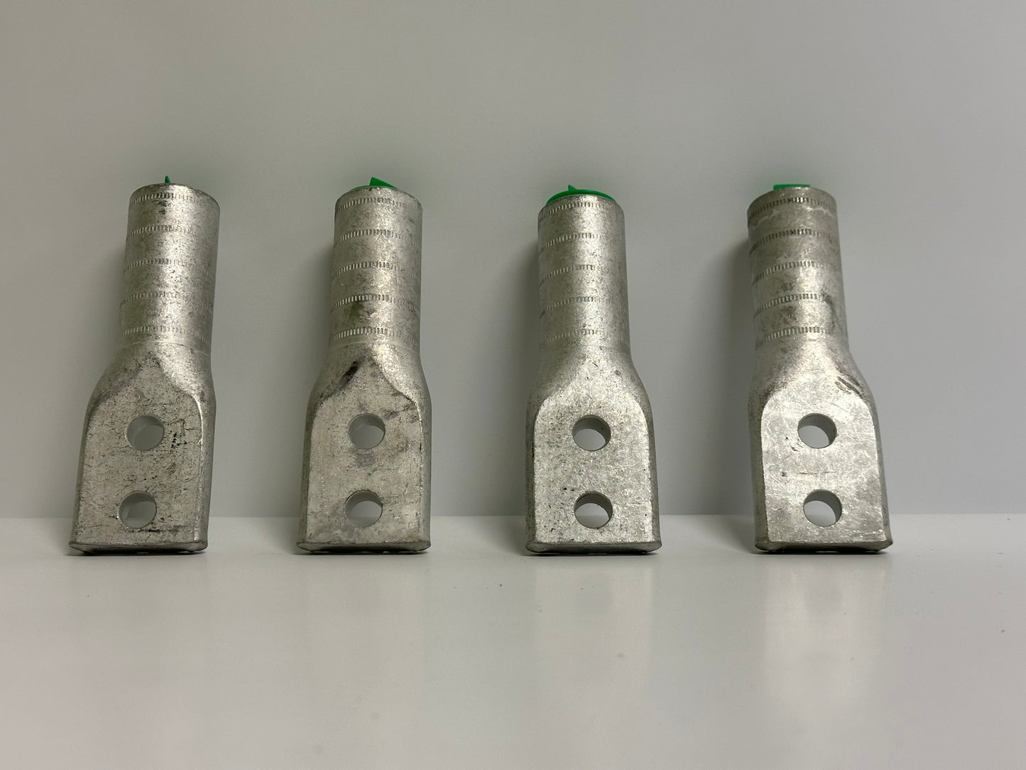4 PK Burndy (YA32A5) Electro-tin Plated 400Mcm Terminal Lugs