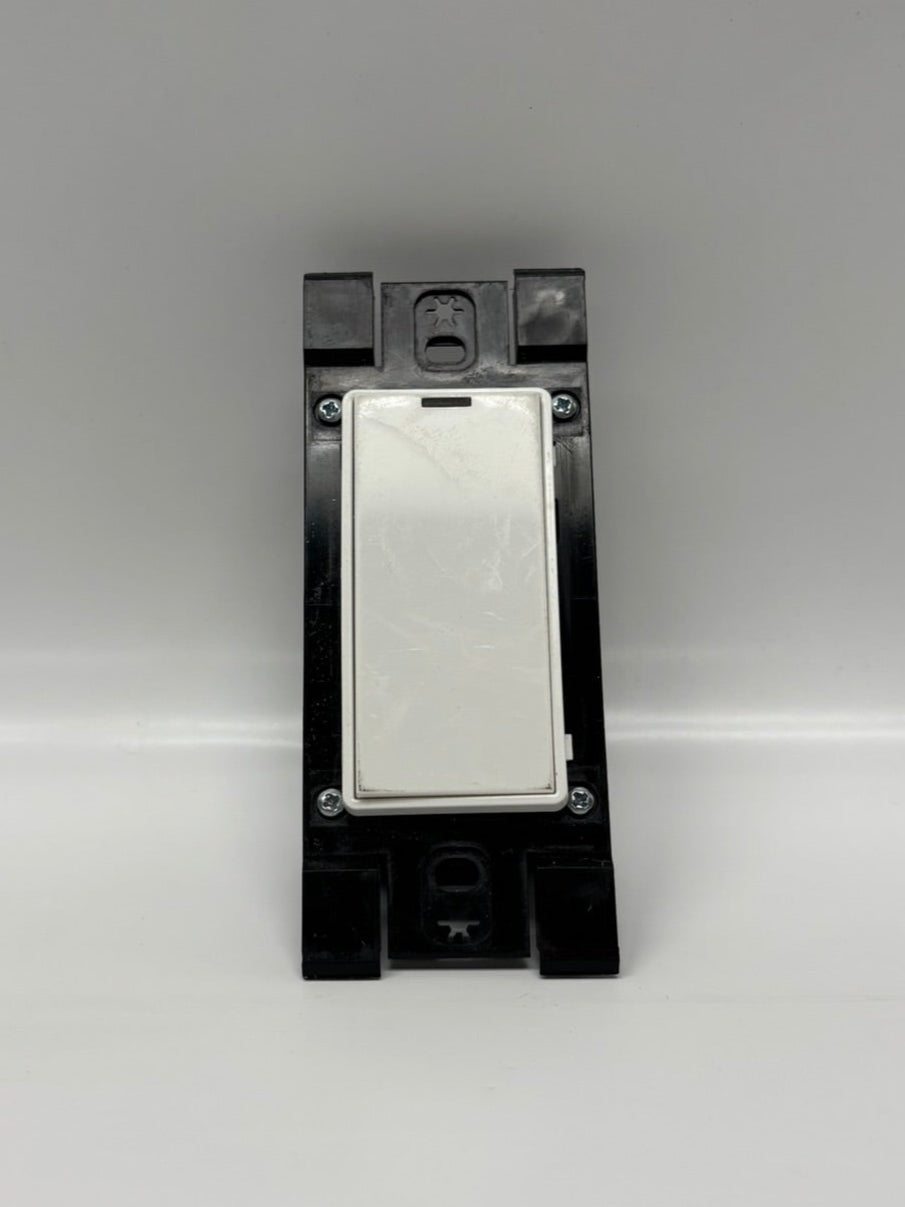 Leviton GreenMAX® (RDGSW-1CW) Digital Keypad, Light Switch, 1 Button, LumaCAN3, White