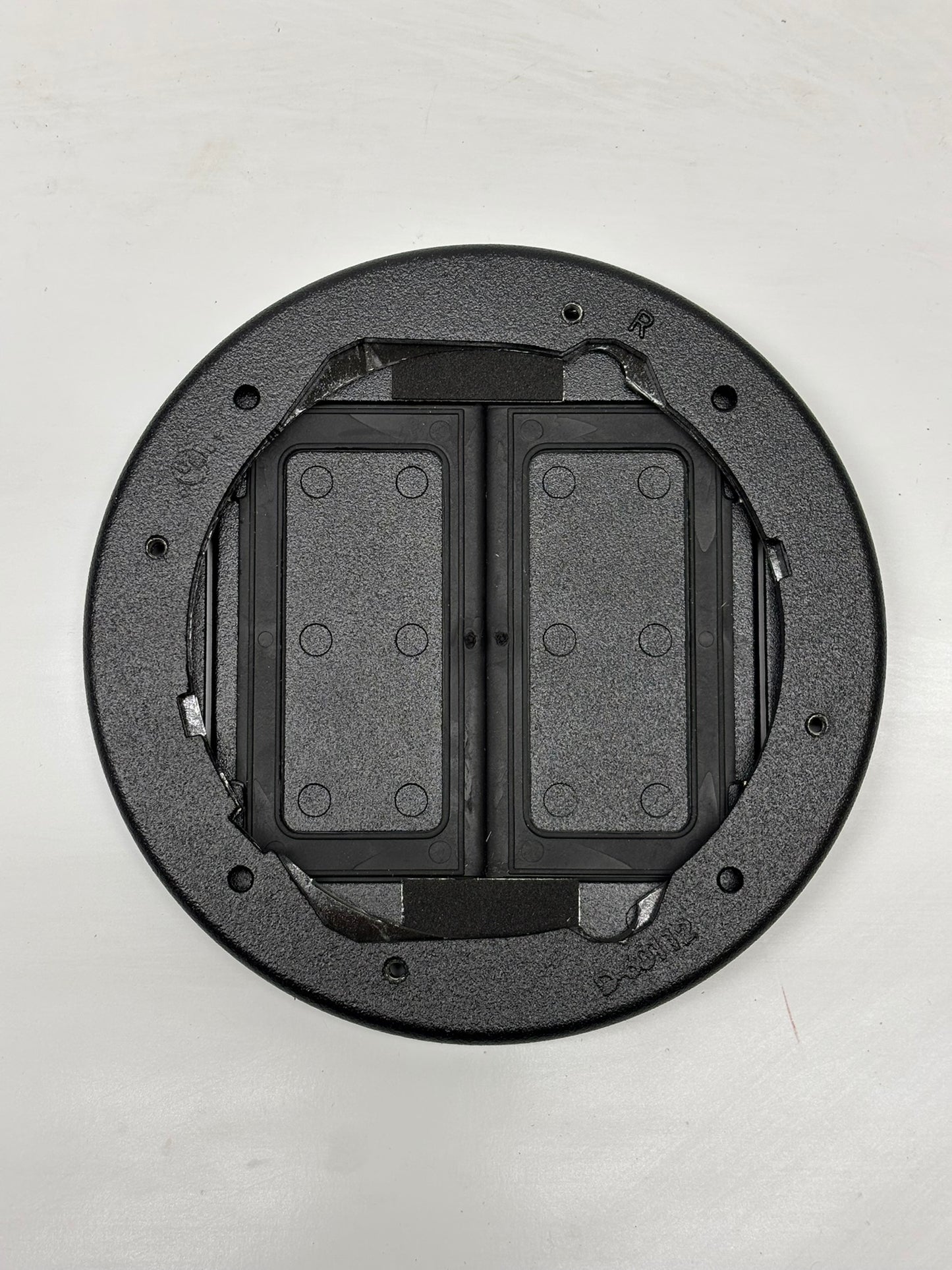 Hubbell (S1TFCBL) Round Non-Metallic Floor Cover Dual Hinged Black