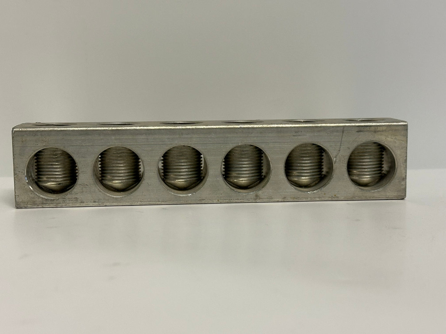 NSI (6-600L8) No Box 6 Port Aluminum Dual Rated Transformer Lug 600 MCM - 2 AWG