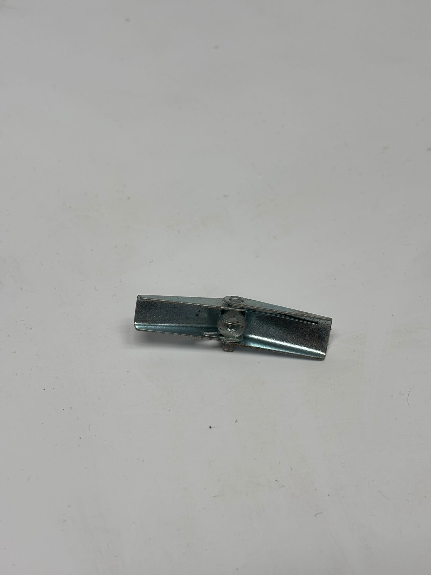 225-Pack Spring Toggle Bolt 8-32