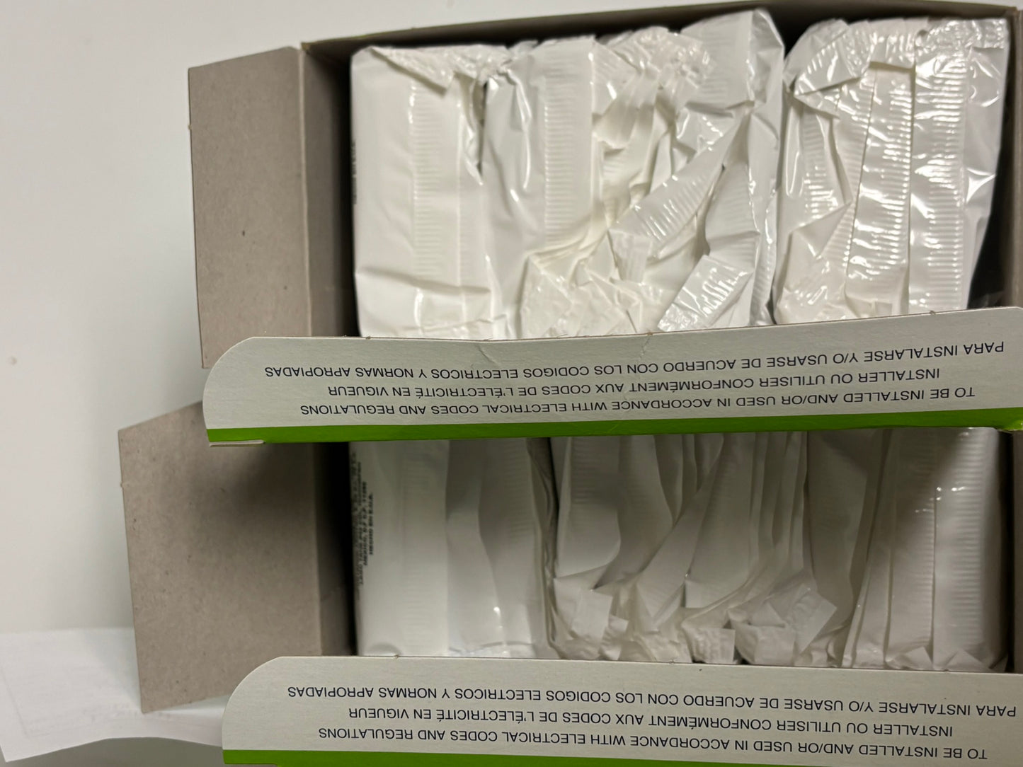 50 PK Leviton 88004 1-Gang Single Receptacle Wallplate – 1.406" Diameter, White