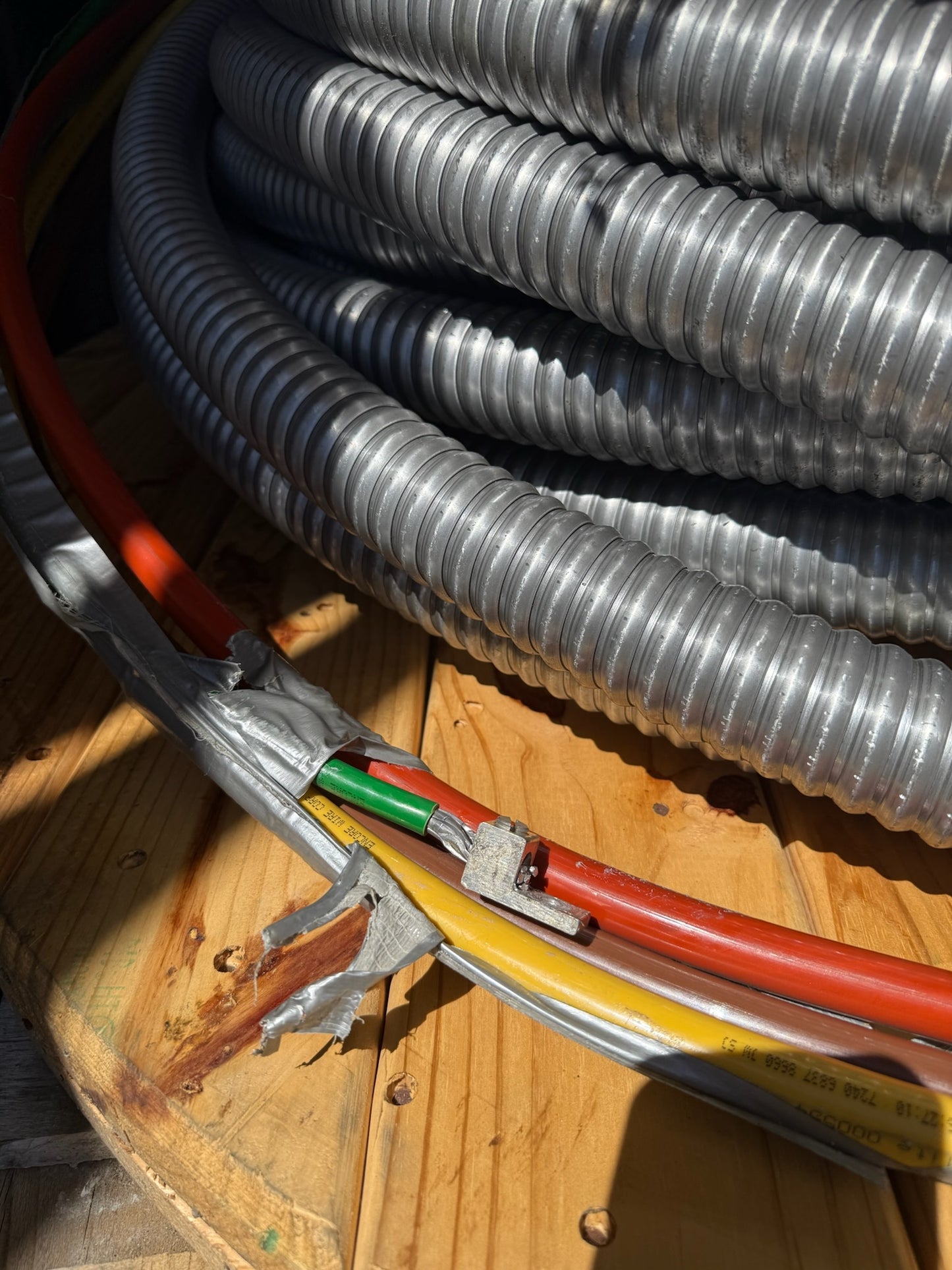 300'ft 250/3 Steel Mc-Cable Stranded Copper-BR,OR,YE Conductors (300')