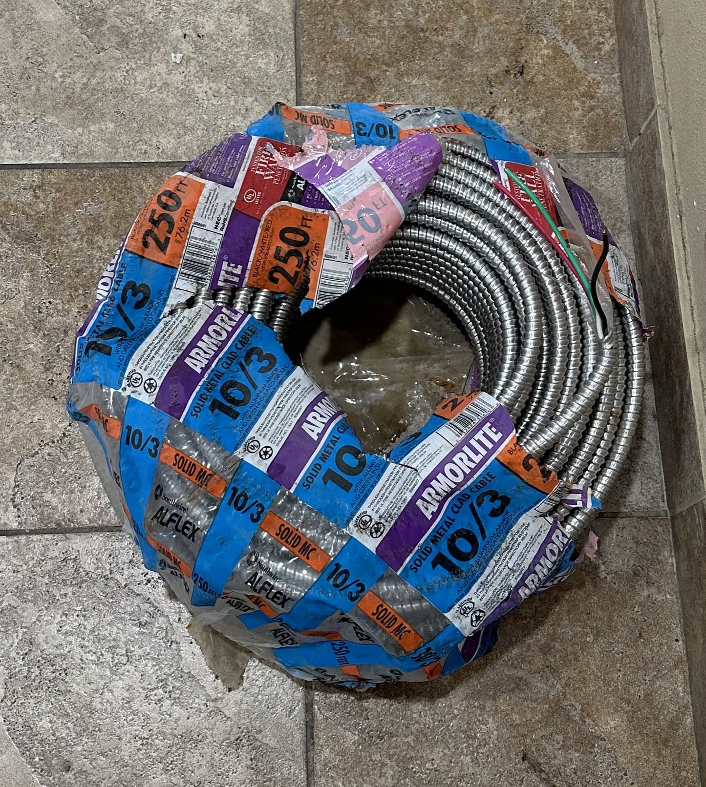250 Ft Southwire 10/3 x 250 ft. Solid CU MC (Metal Clad) Armorlite Cable