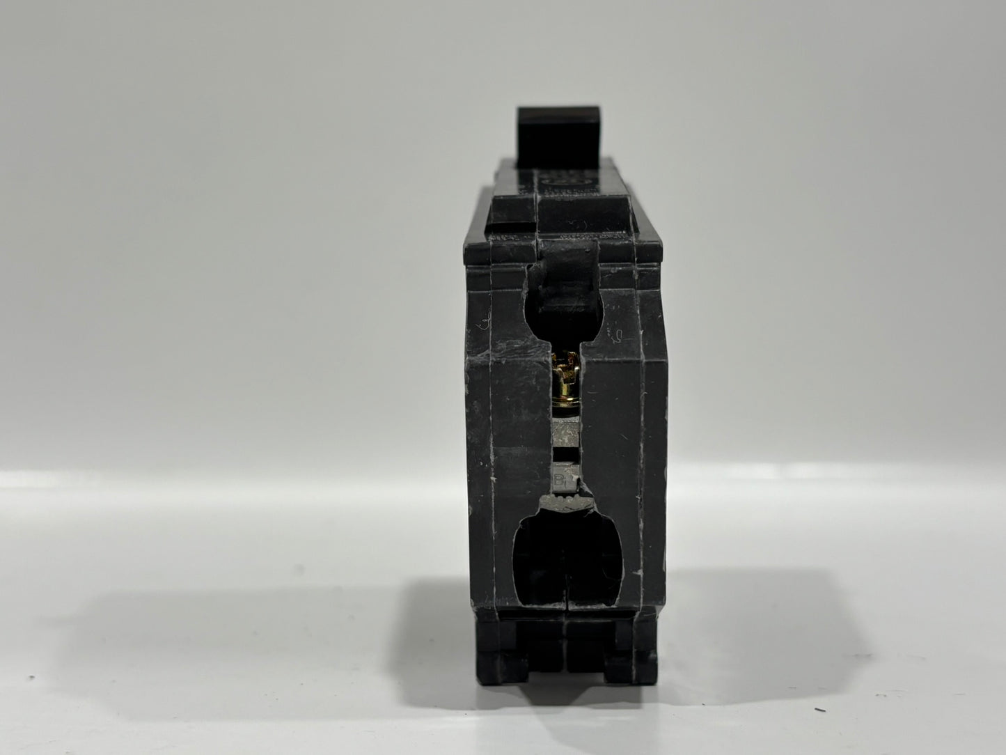New GE Consumer & industrial 1 Pole, 30 AMP Circuit Breaker THQB1130