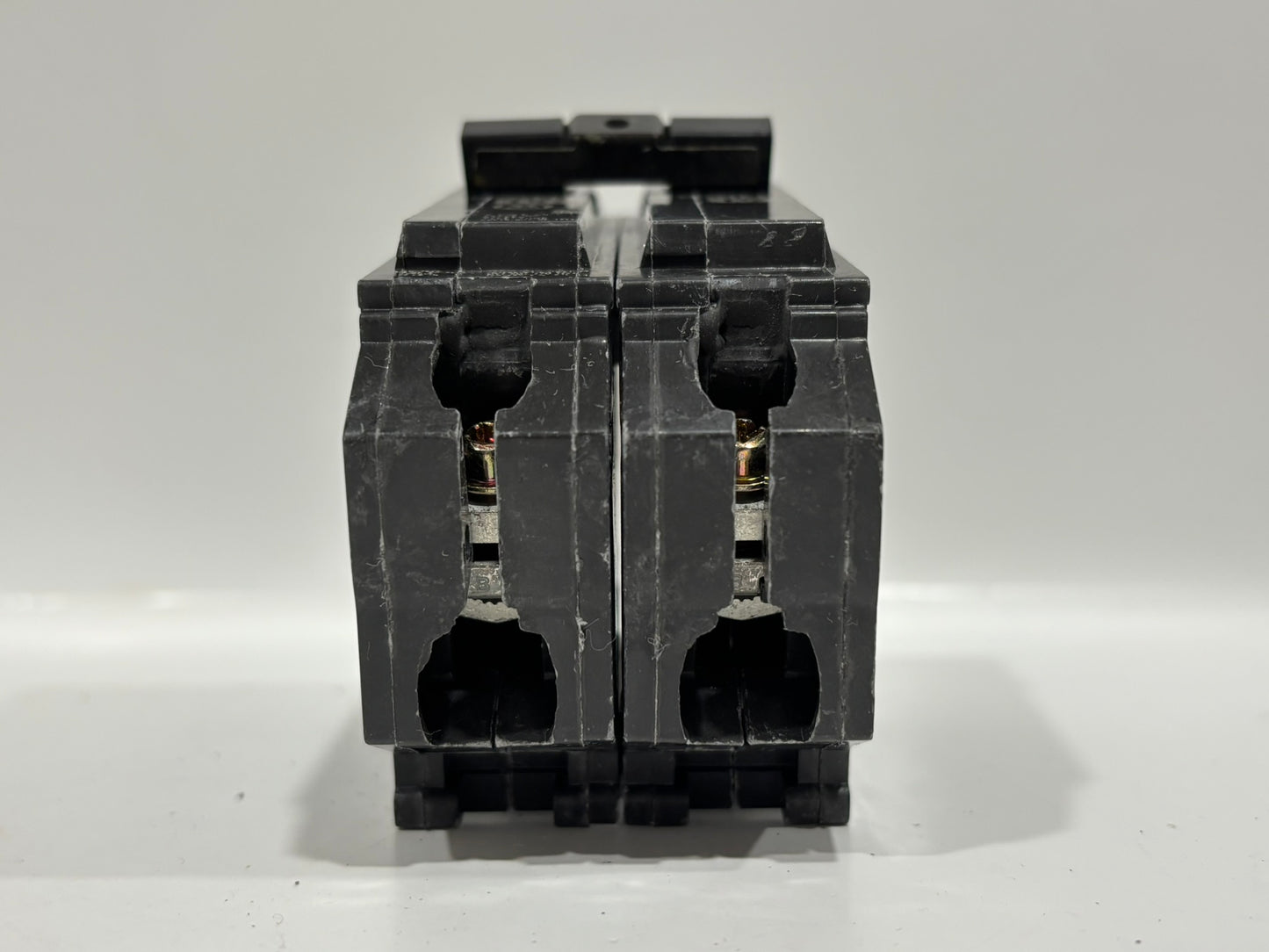New GE Consumer & Industrial 15 AMP 2 pole circuit breaker THQB2115