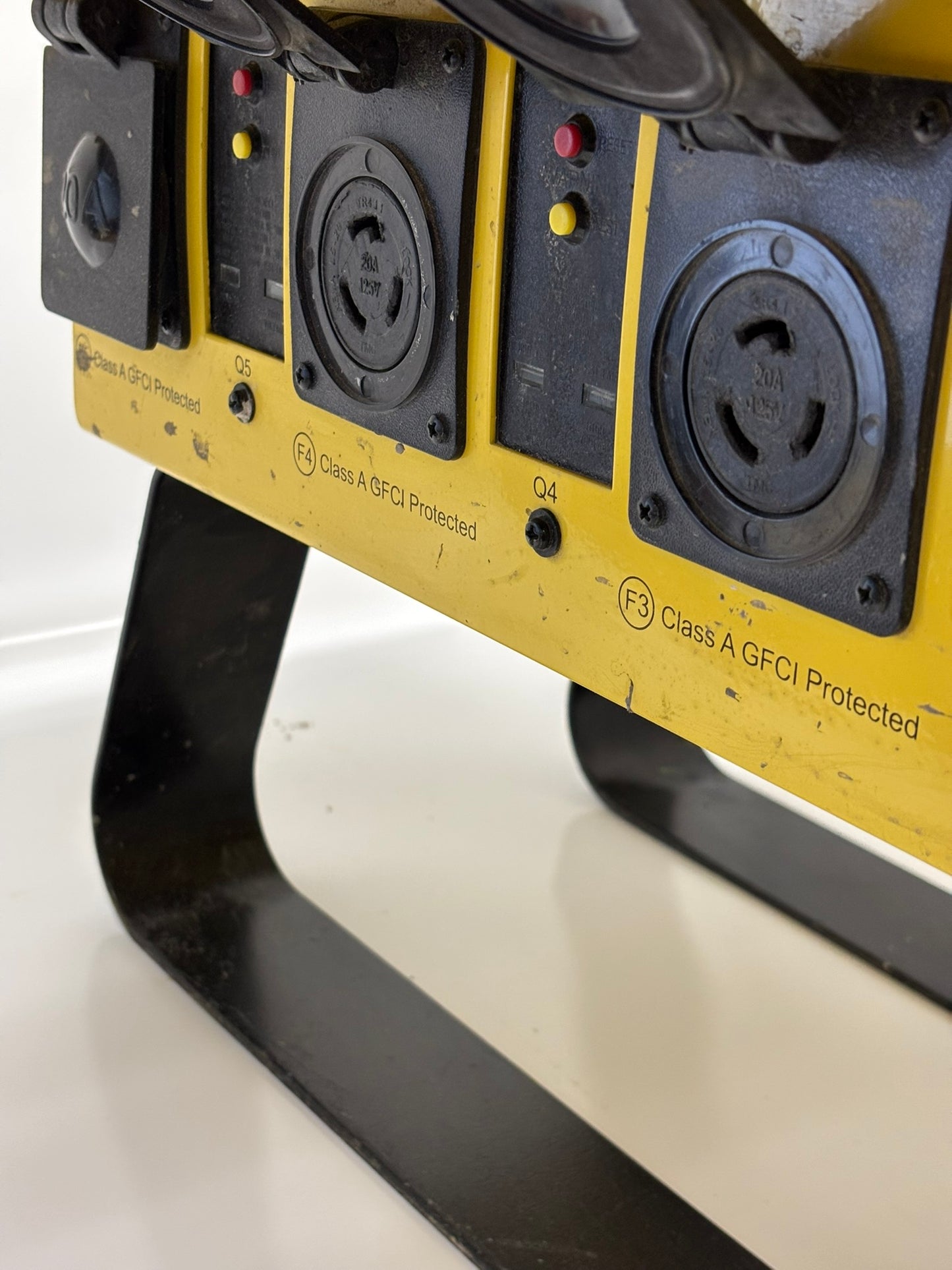 Voltec Industries T-BOX-6L Temporary Power Box with Locking Receptacles