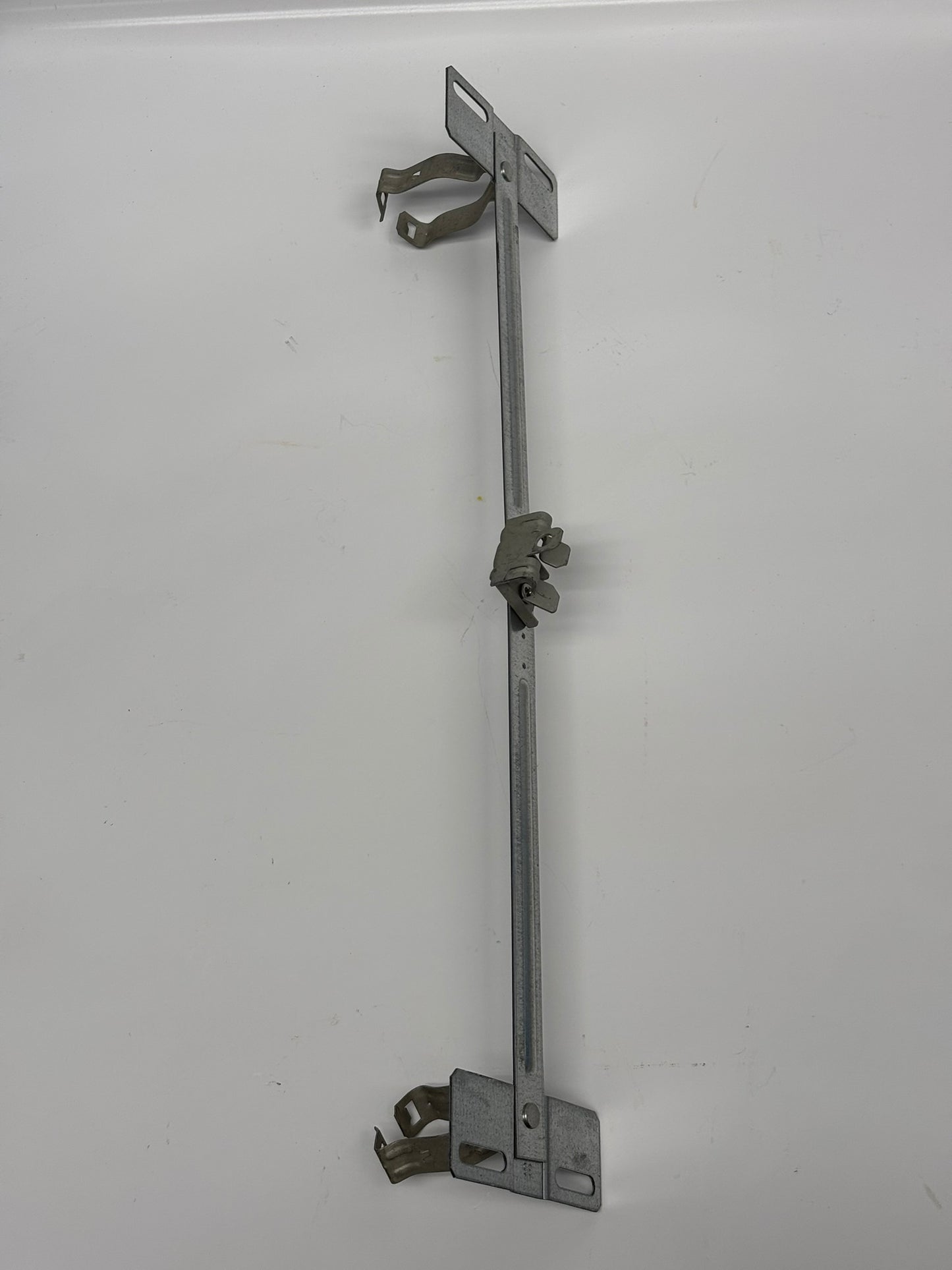 23-Pack NVENT CADDY 16MB1858CO B18-CO-EM Box/Multiple Conduit Hanger with Flange Clip, 1" EMT, 5/16"-1/2" Flange