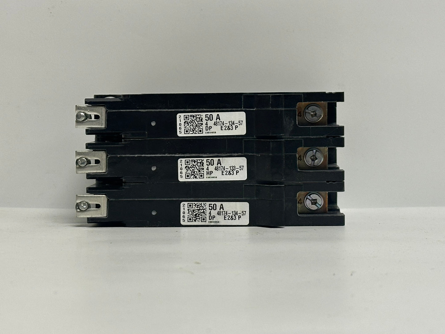 Square D EDB34050 – NO BOX 50A 3-Pole Molded Case Circuit Breaker for 480Y/277V Systems