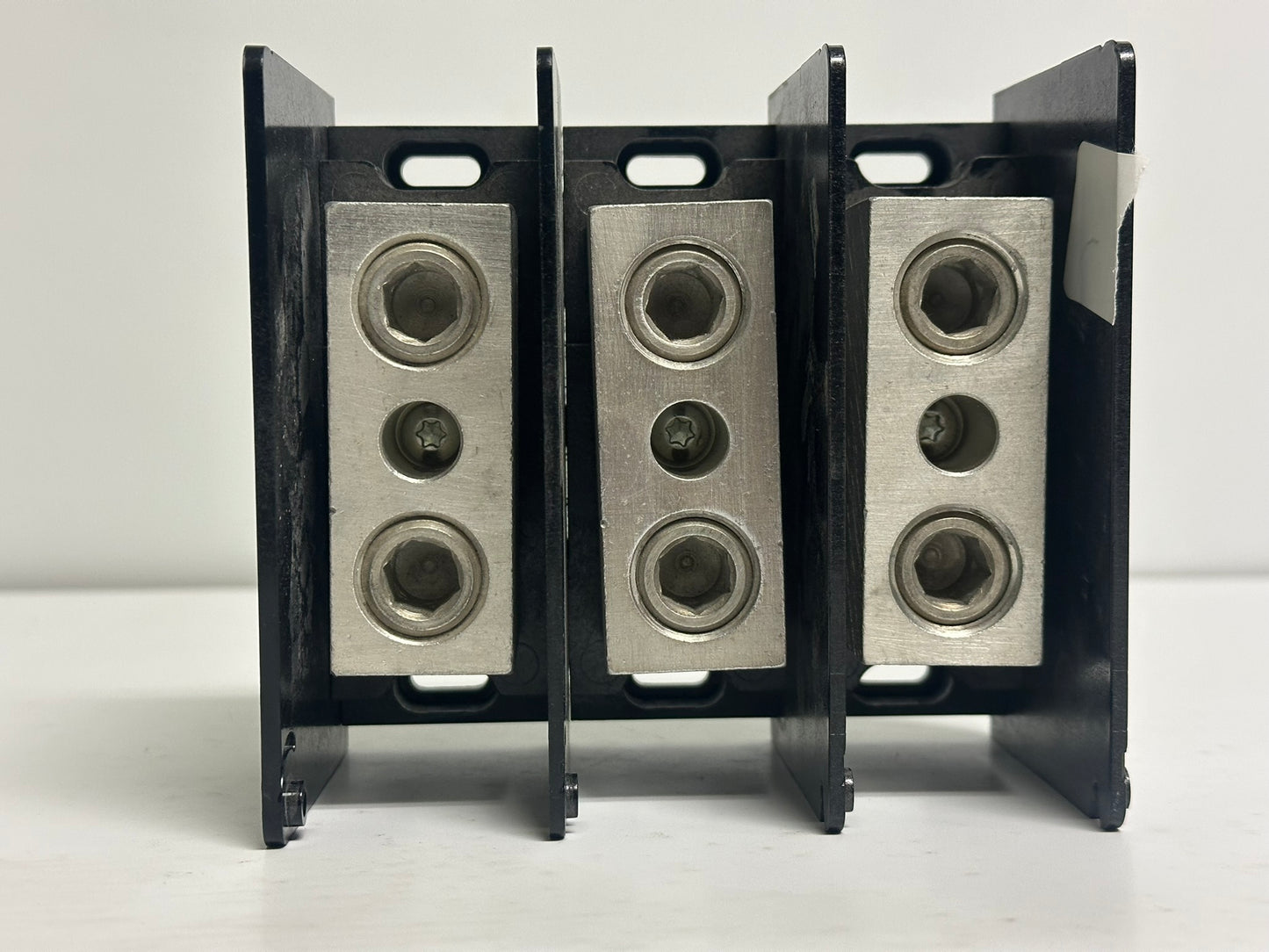 Mersen MPDB67403 – 380A 3-Pole Power Distribution Block, 1000V AC/DC