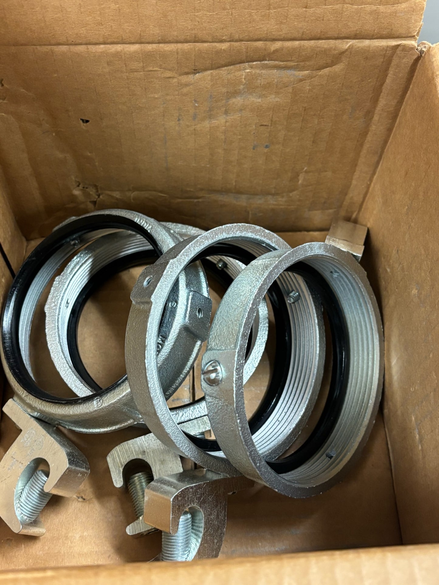 5 Pack (No Box) Hubbel Raco (1296) 4" Malleable Insulated Ground Bushing