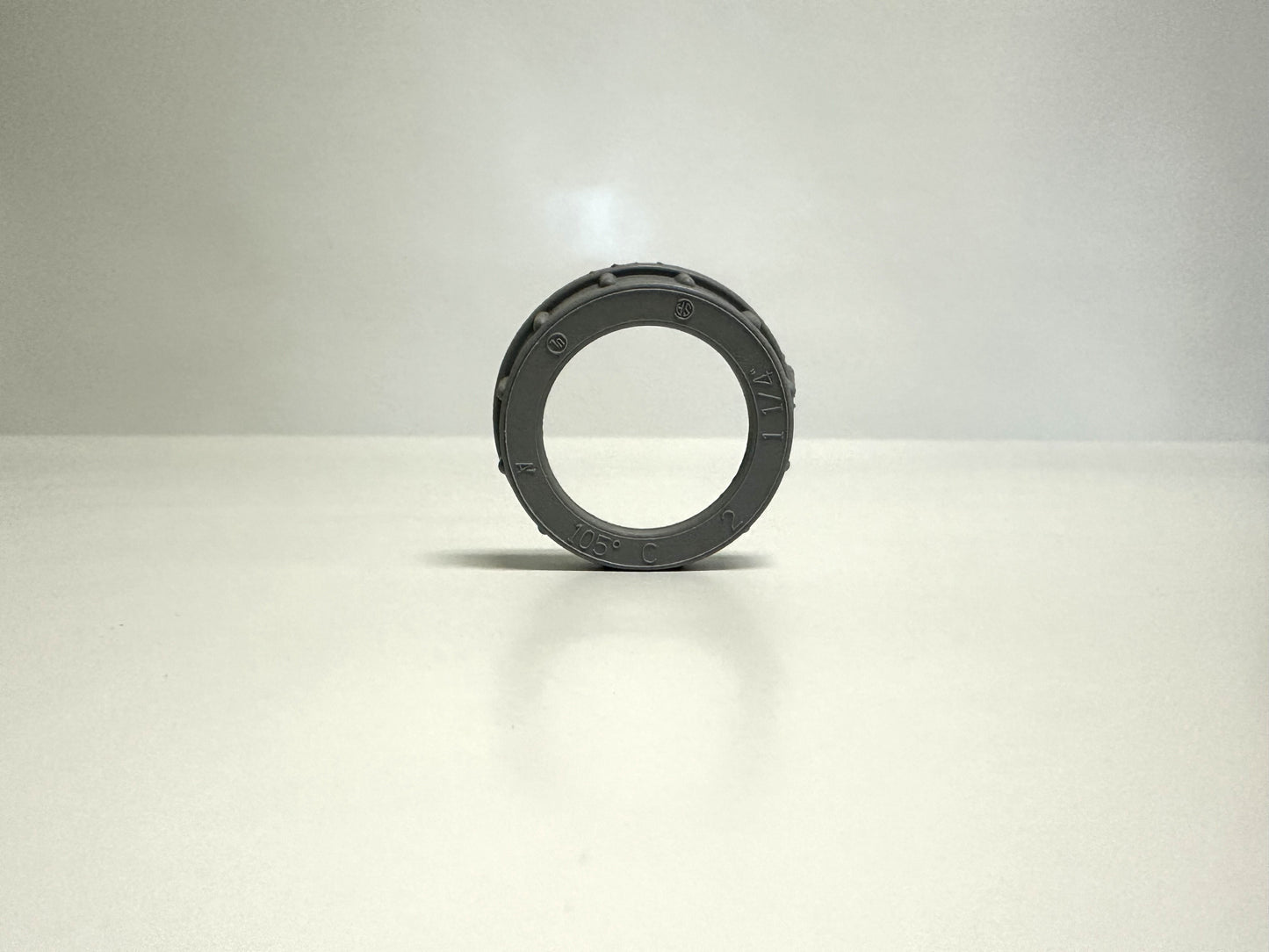 125 PK Arlington (443) 1 1/4" Plastic Insulating Bushings, 105°, C Rated, Gray