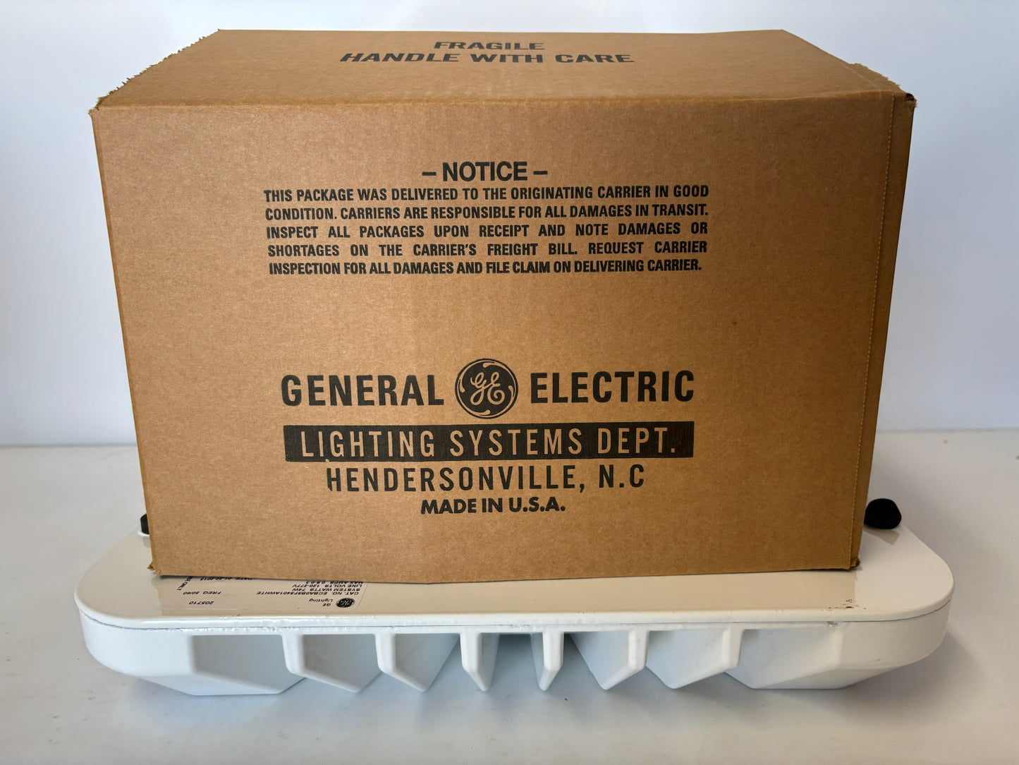 New GE Lighting ECBA0B5F5401AWHTE Evolve LED Canopy Light 74W 120-277V