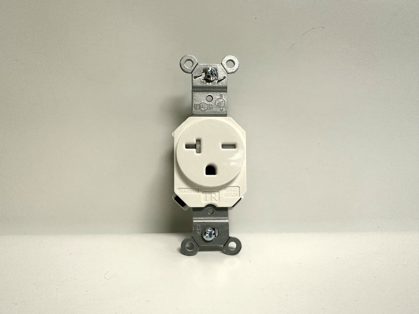 10 PK Hubbell (SNAP5461WTR) Tamper Resistant Receptacle, 20A, 250V, White