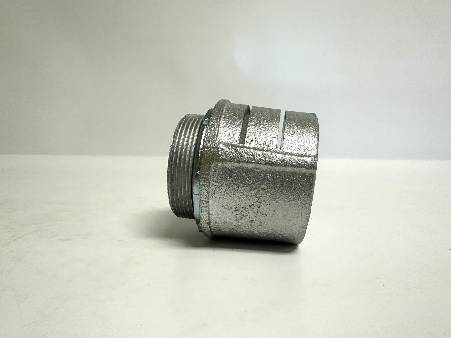 10 PK Raco (2108) 2" Flex Straight Squeeze Connector, Uninsulated, Iron