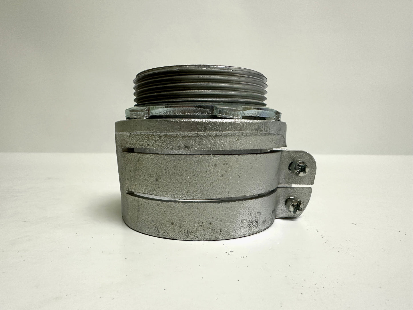 5 PK Raco (2110) 2 1/2" Straight Malleable Squeeze Flex Connector, Uninsulated