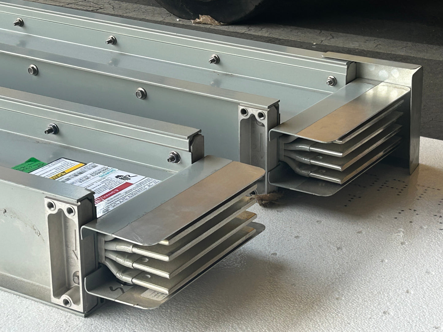 SIEMENS Sentron Busway 1600 AMP 600 UL Volts (MAX) Freq 50/60 System 3PH 4W