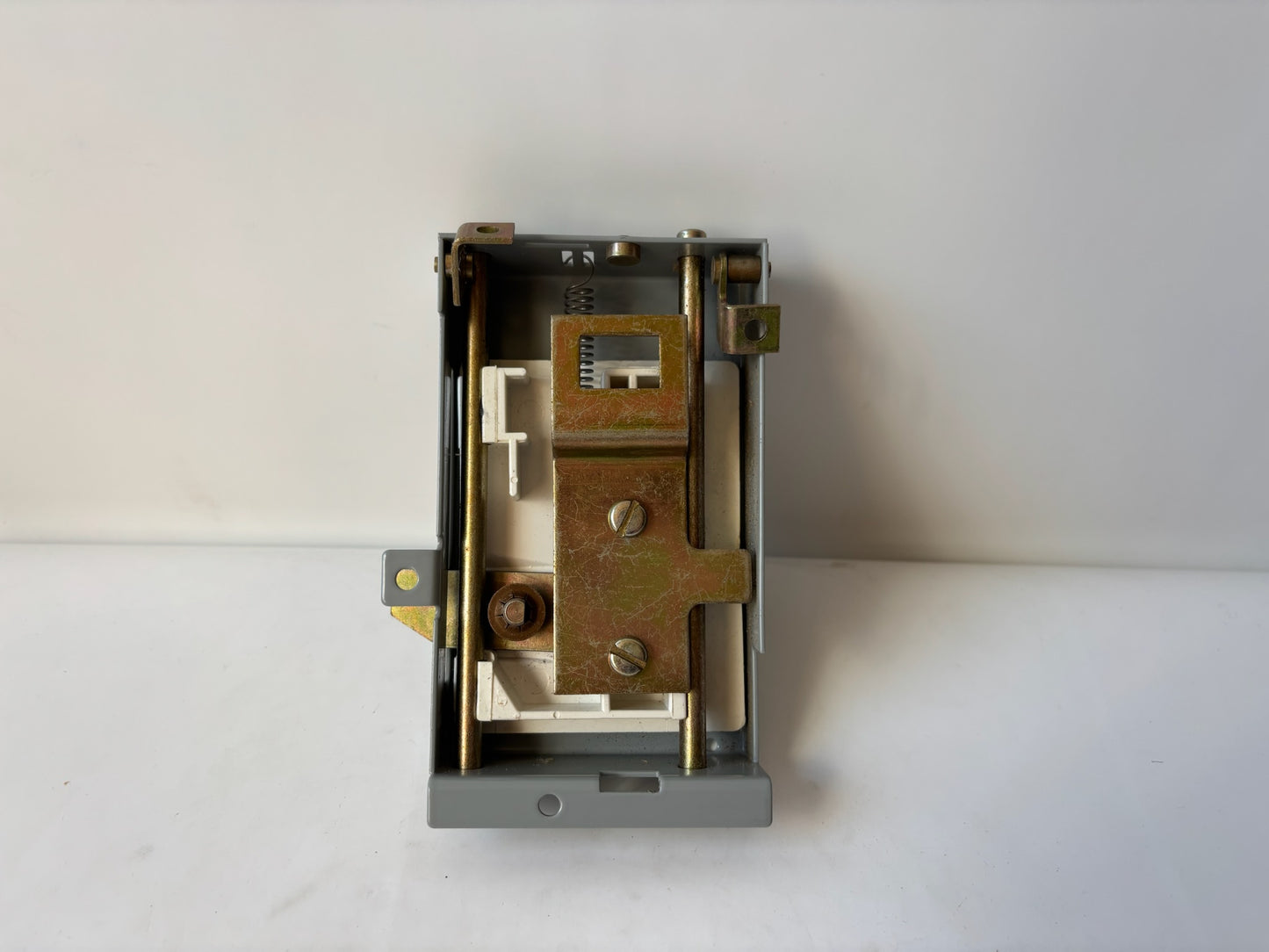 Eaton Cutler Hammer SMCU100DS DS Switches Mech type MC Nema 1