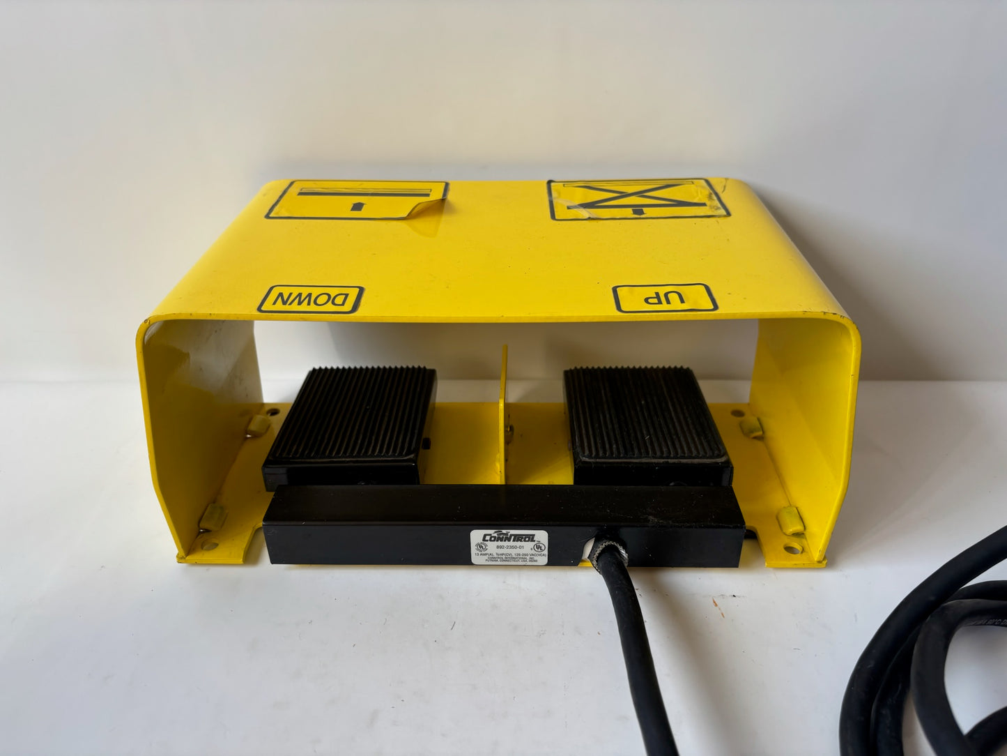 Conntrol 982-2350-01 Foot Switch 13 AMP(A),1/2HP(CV), 124-250 VAC