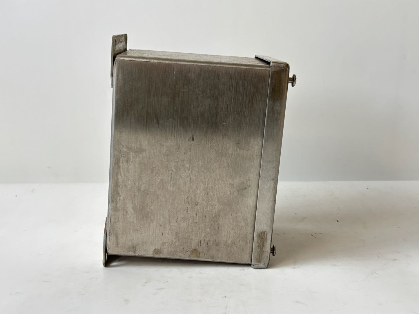 Hoffman E2PBXSS 2-Hole 30.5 mm Stainless Steel Pushbutton Enclosure