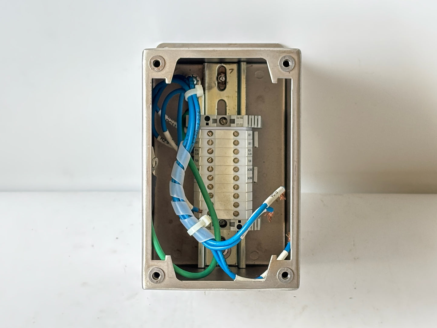 Hoffman E2PBXSS 2-Hole 30.5 mm Stainless Steel Pushbutton Enclosure