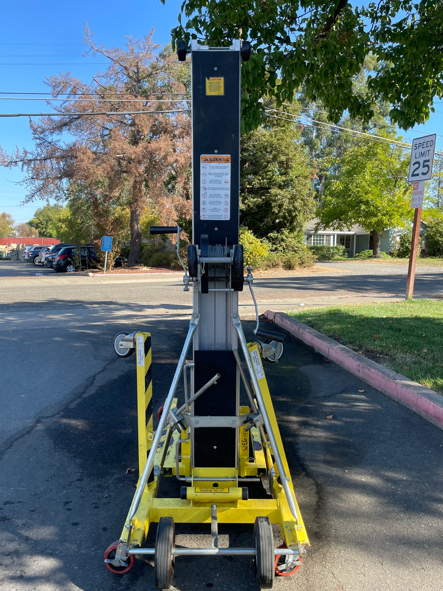 SUMNER MFG. (22828) Contractor Lift 24FT 650 Pounds Capacity