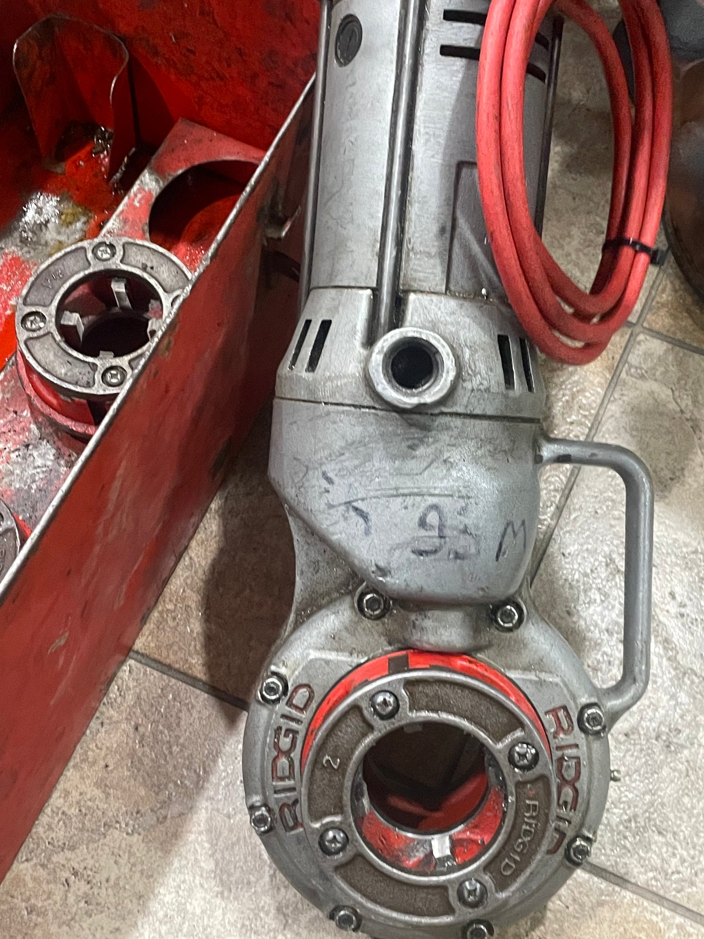 Ridgid 700, Power Drive Pipe Threader w/ 1/2" to 2" NPT Die Heads
