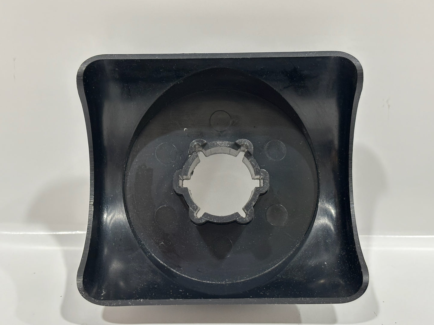 Used Teleflex SeaStar Hydraulic Steering Tilt Helm 2.4 cu.in. HH5742