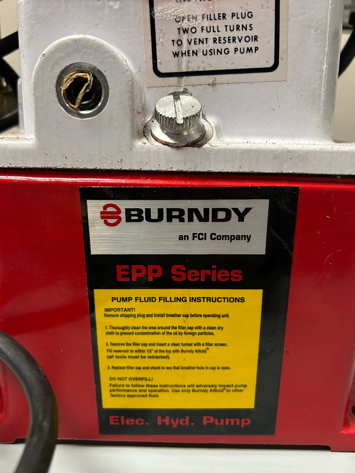 BURNDY EPP 10 Hydraulic Pump 10,000 psi Max. Op Pressure 18 cu in/min 115V AC