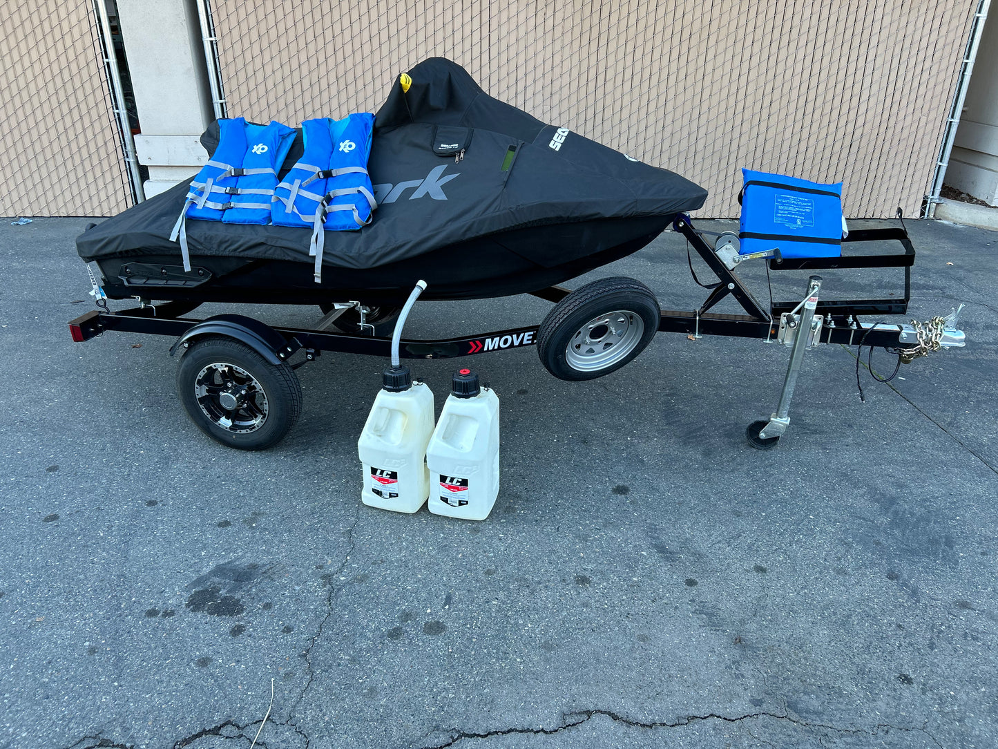 2023 Sea-Doo Spark 3-up 90HP Jetski 27HRS of use with MOVE 1250 Trailer and more