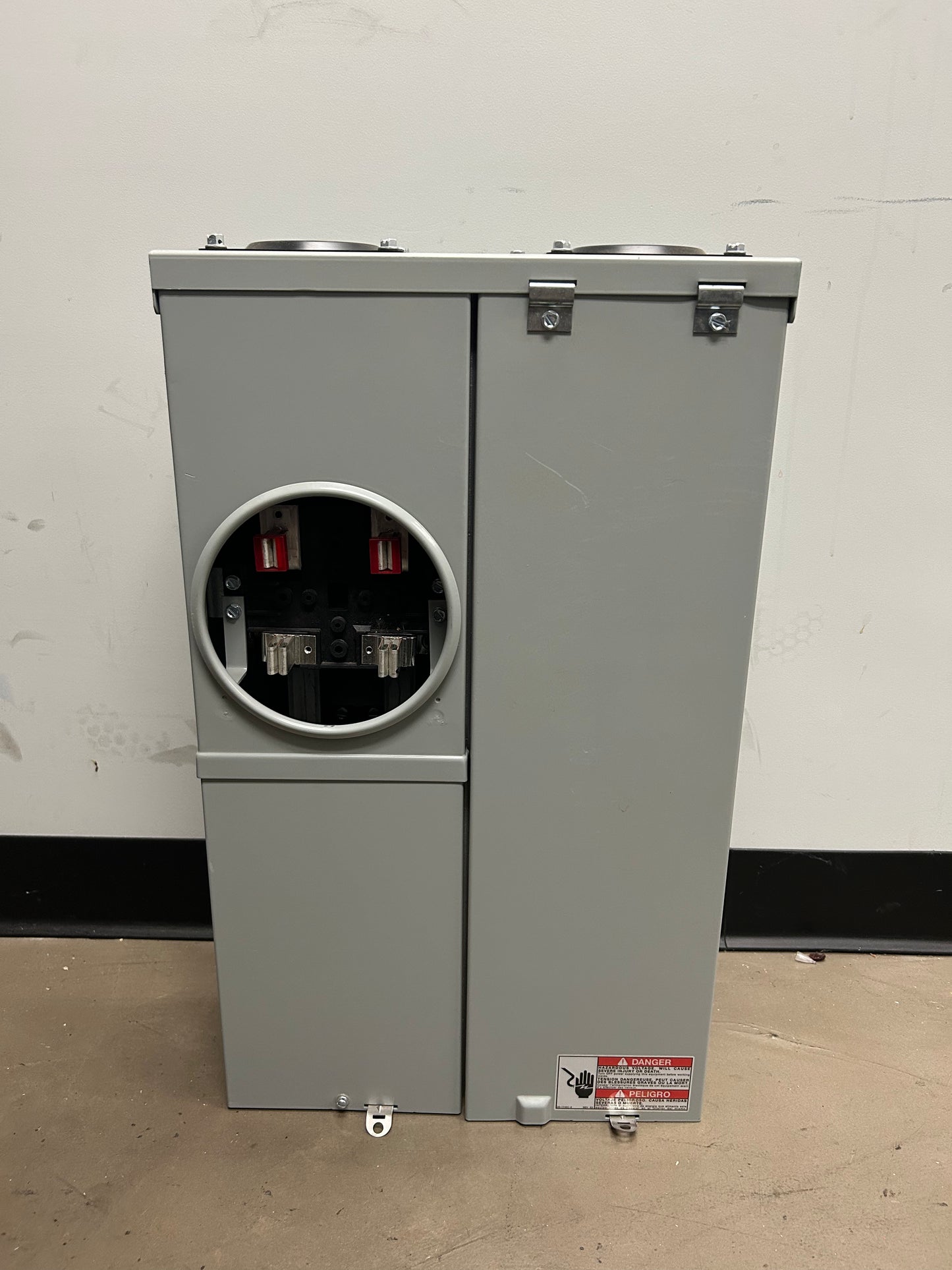Eaton MBE1224B100BTS 12 Space 24 Cir. 100A Outdoor Breaker 120/240 1Ph-3w