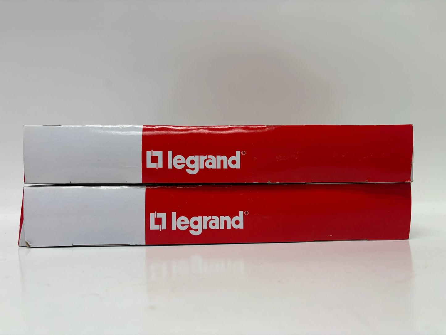 New 20 Pk Legrand 885TRW Tamper-Resistant Receptacle, 15A, 125V, Residential Grade