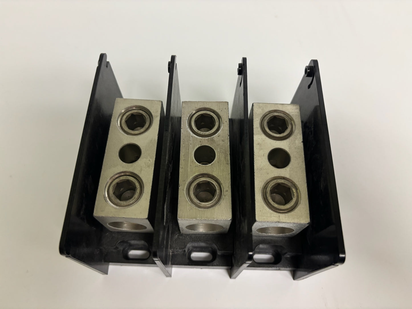 New No box Merson MPDB67403 Power Distribution Block, 3-Pole, 600V, 760A, Aluminum