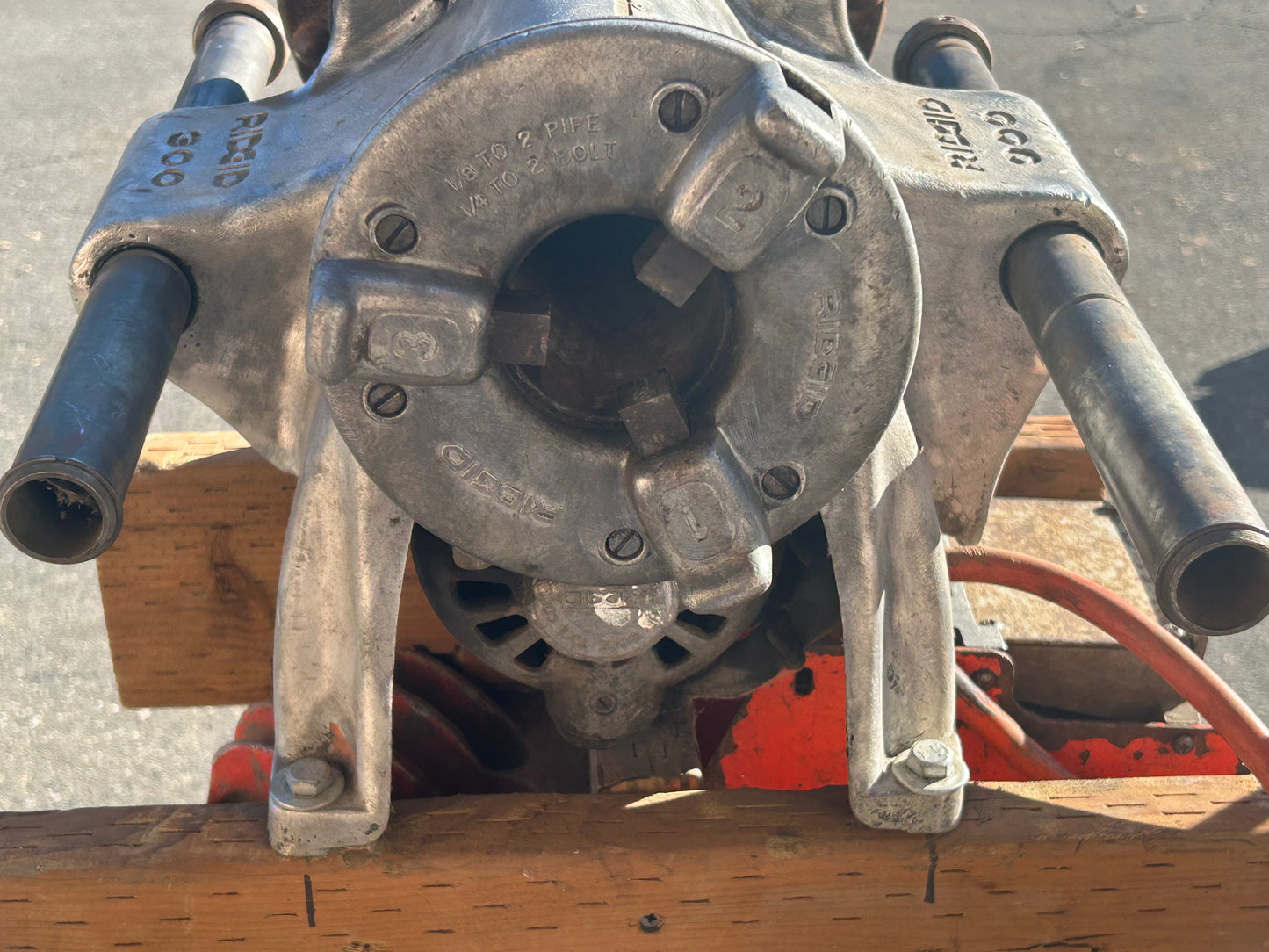Ridgid 300 1/8 to 2 Pipe 1/4 to 2 Bold Pipe Threading Machine
