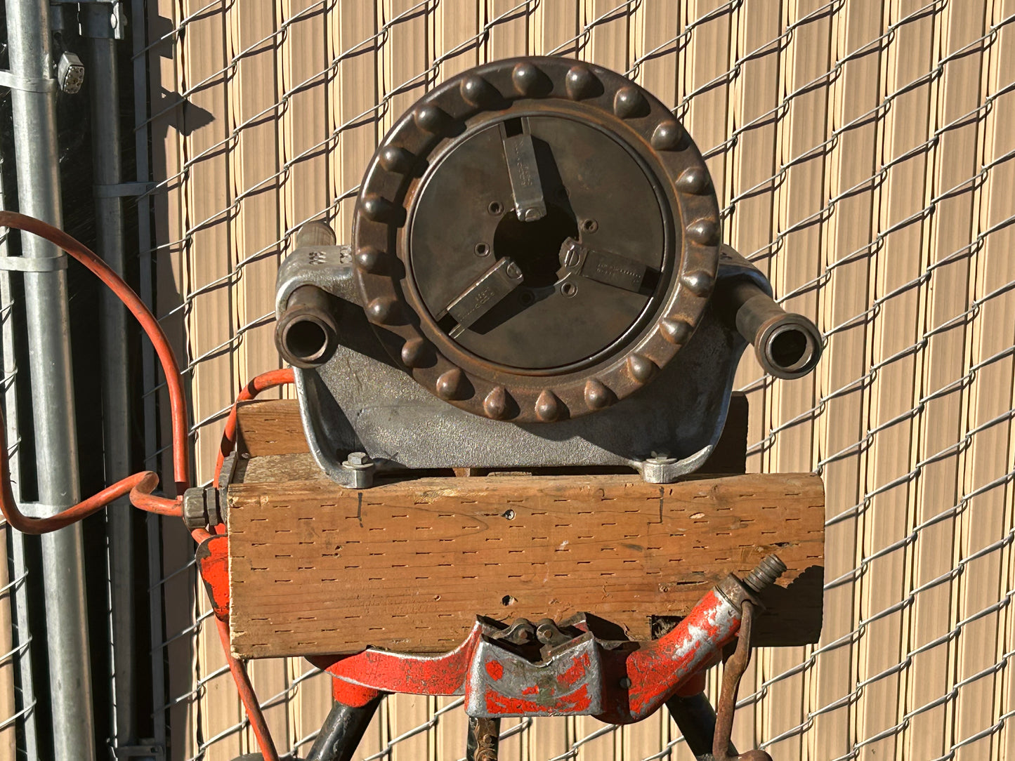 Ridgid 300 1/8 to 2 Pipe 1/4 to 2 Bold Pipe Threading Machine