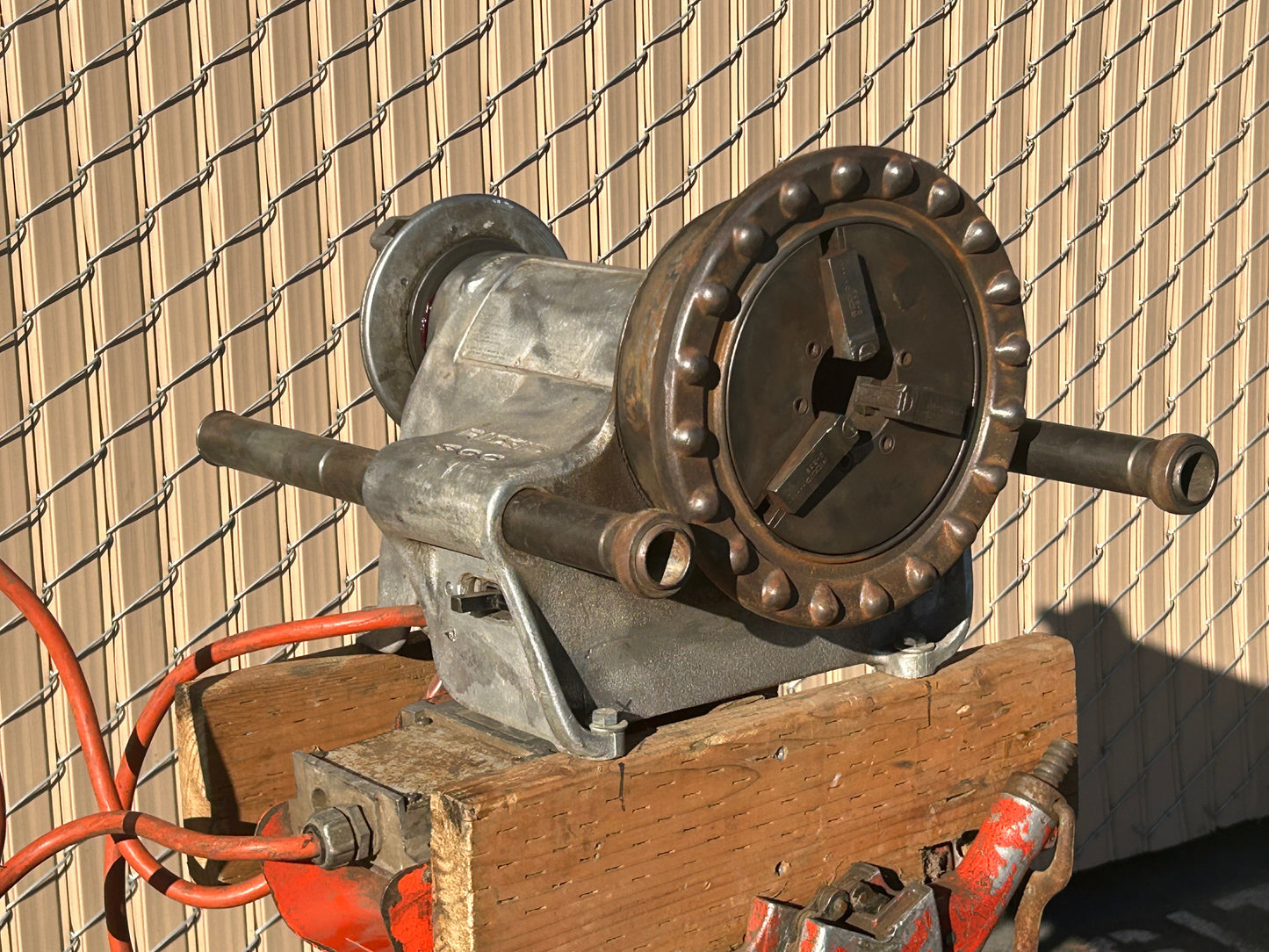 Ridgid 300 1/8 to 2 Pipe 1/4 to 2 Bold Pipe Threading Machine
