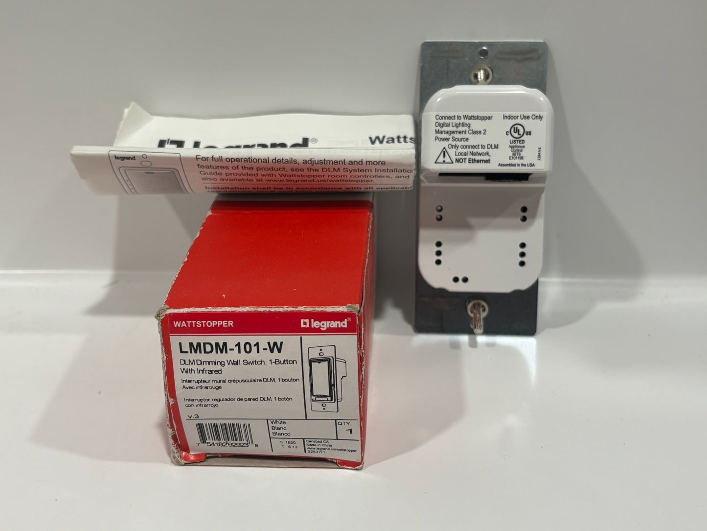 New Legrand LMDM-101-W Digital Dimming Wall Switch with IR, White, Low Voltage