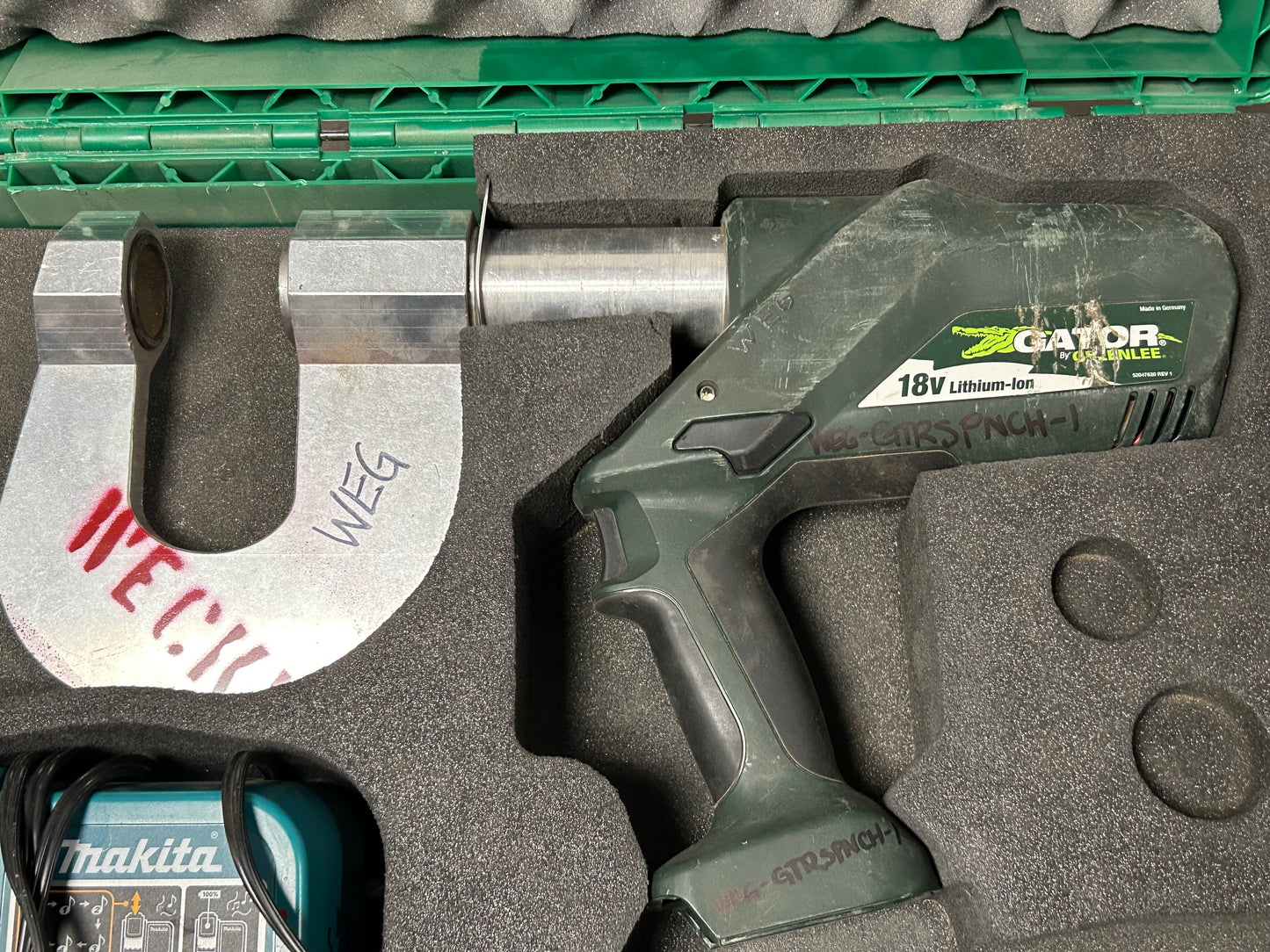Greenlee ESP710L11 1-11/32 Structural Punch with 120V Charger