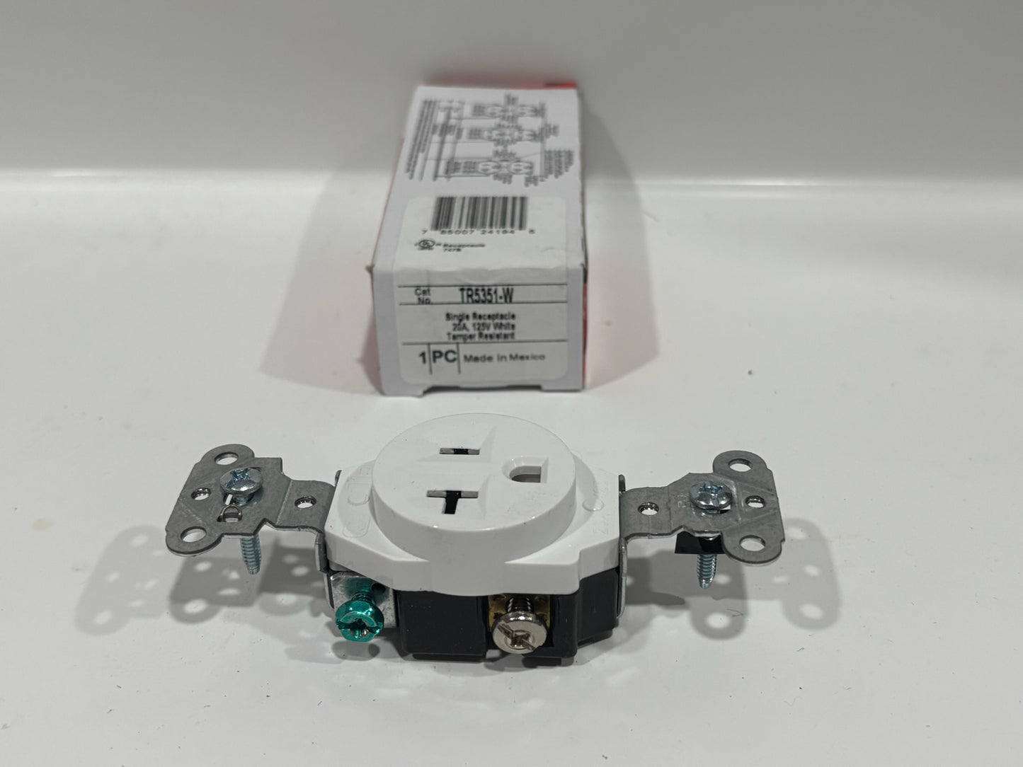 New 8PC Legrand TR5351-W Spec-Grade Tamper-Resistant Outlet, White