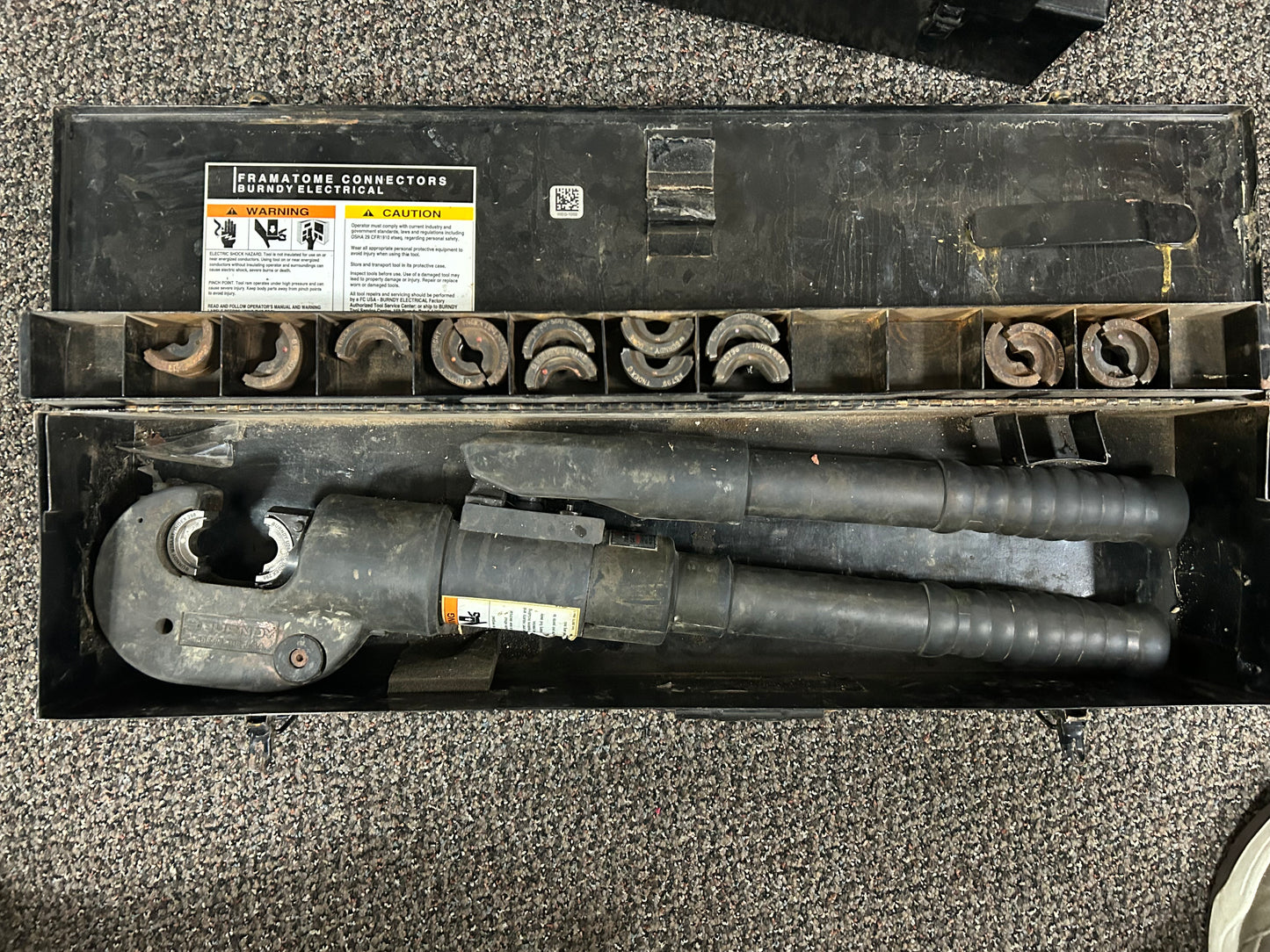 BURNDY Y750-2 Revolver Hypress Crimper Hydraulic Tool with Extra Dies and Case