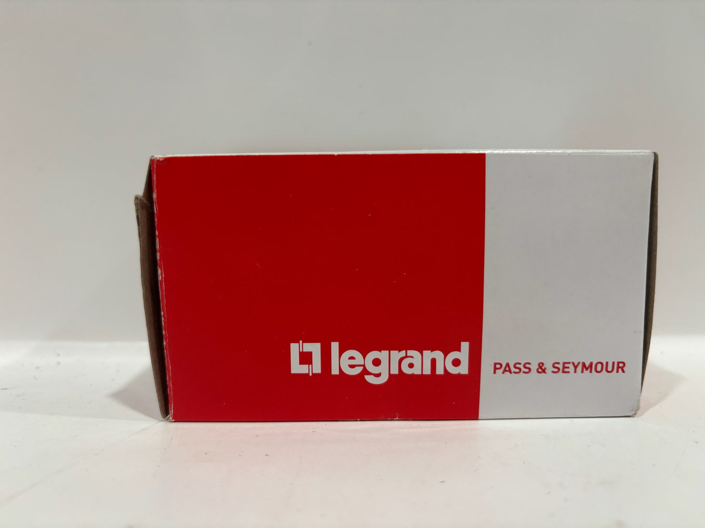 New 6PC Legrand 3801 30A 250V 6-30R Flush Receptacle 2P 3W Straight Blade