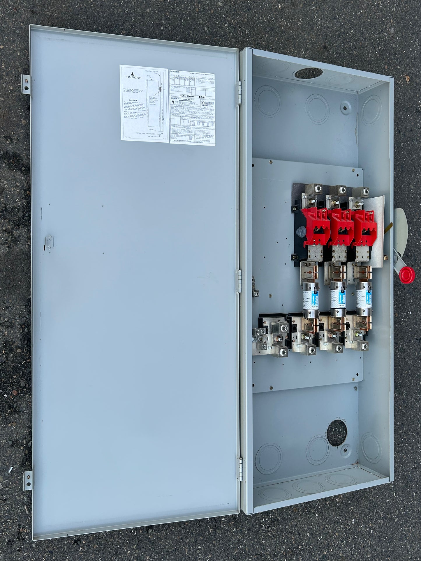 EATON DG325NGK 400 AMP SAFETY DISCONNECT SWITCH 3 POLE FUSIBLE 240 VAC