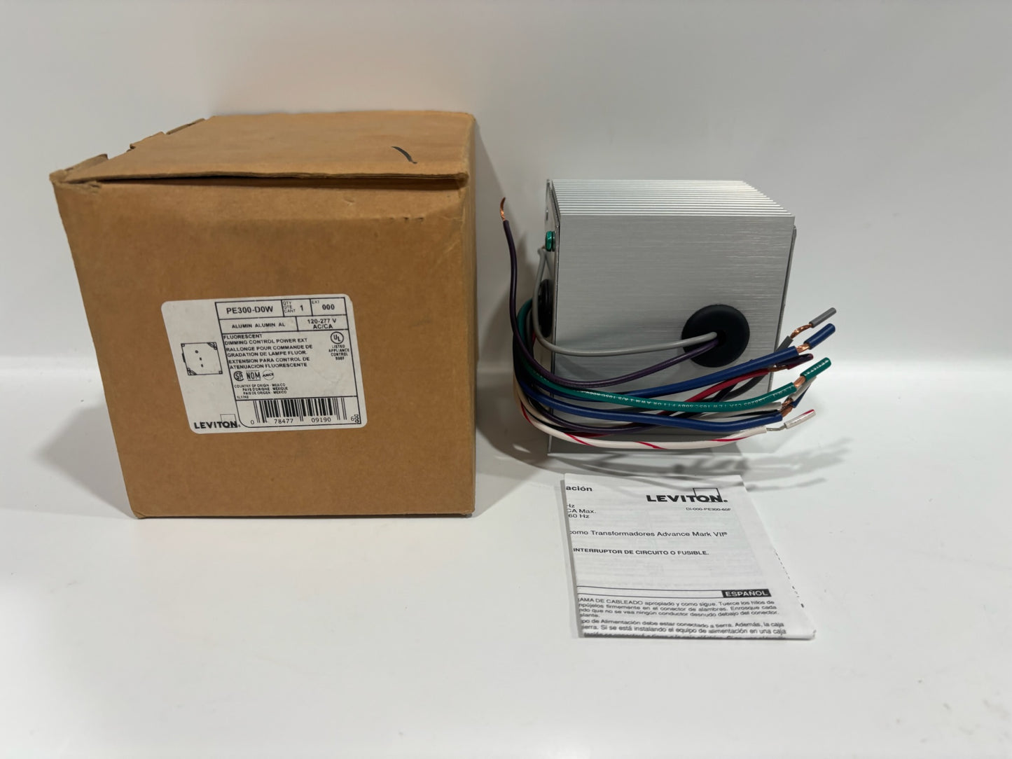 New Leviton PE300-D0W Flourescent Dimming Control Power EXT