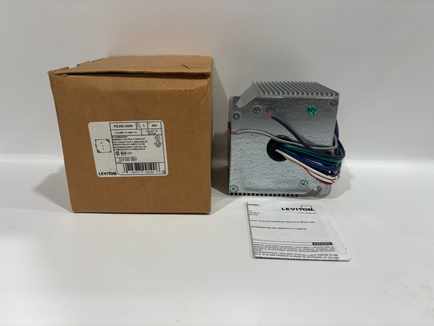 New Leviton PE300-D0W Flourescent Dimming Control Power EXT