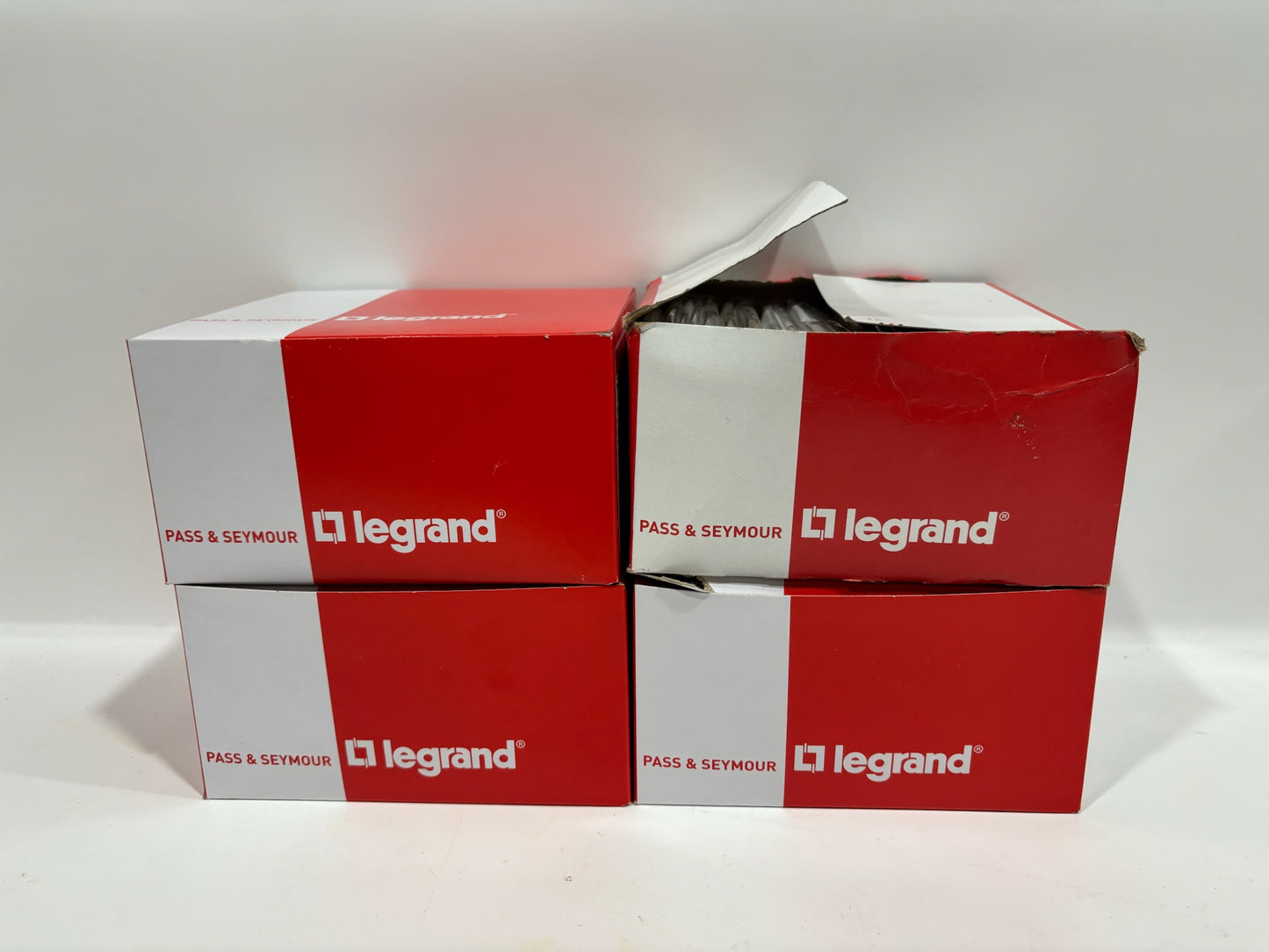 New 100PC Legrand TP26-W 1-Gang Nylon Wall Plate, 1 Decorator Opening
