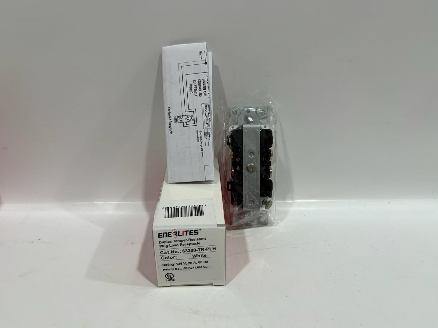 New 8PK Enerlites 63200-TR-PLH Tamper-Resistant Plug Load Receptacle