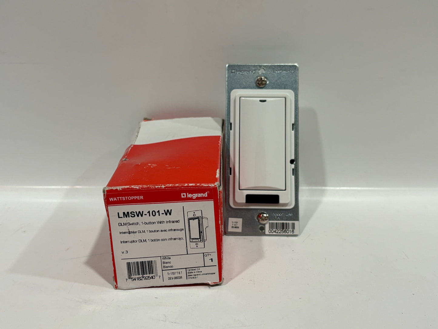 New Legrand LMSW-101-W DLM Switch, 1 Button with Infrared